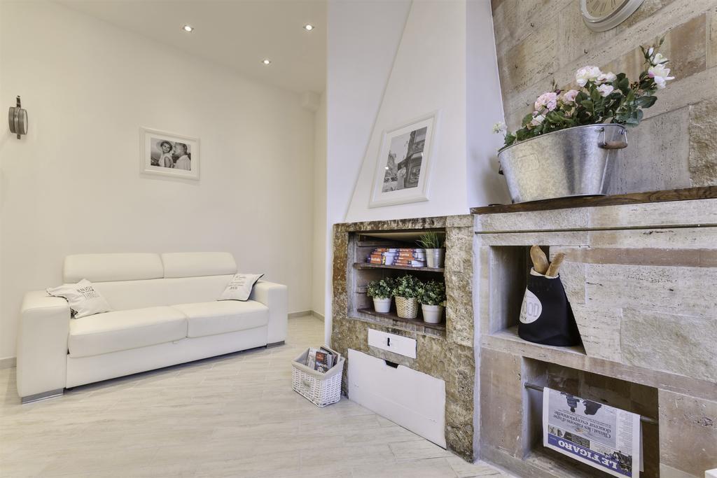 Townhouse By The Spanish Steps Рим Номер фото