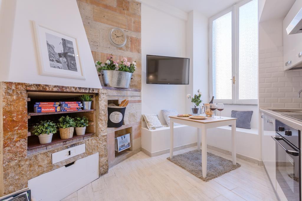 Townhouse By The Spanish Steps Рим Номер фото