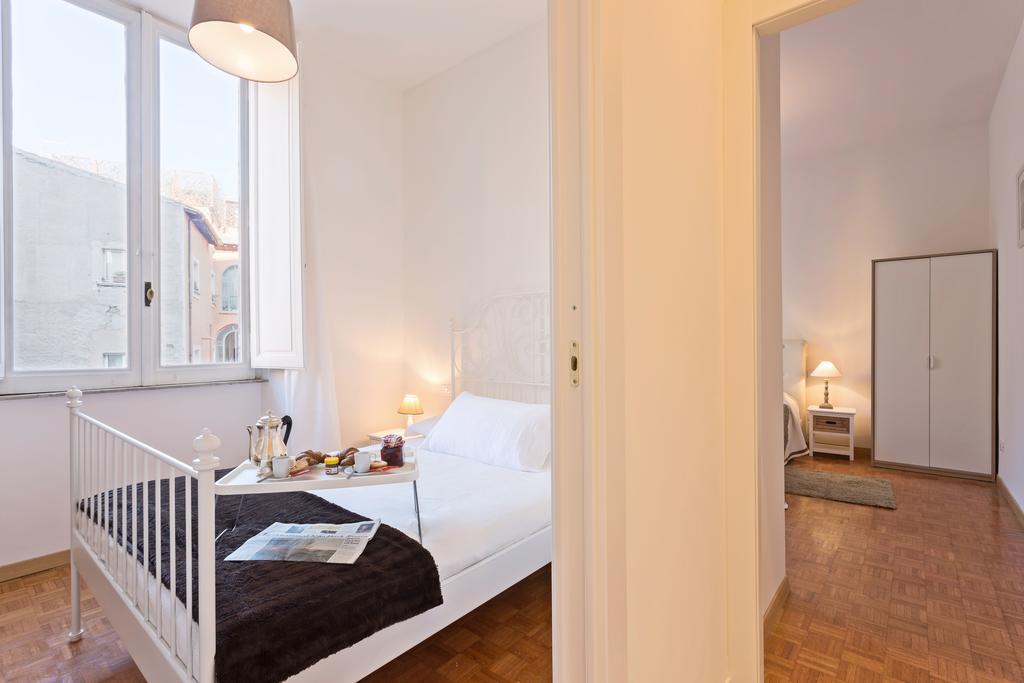 Townhouse By The Spanish Steps Рим Номер фото