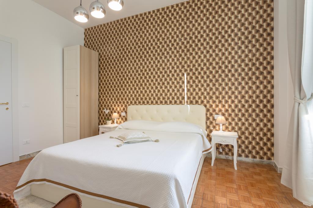 Townhouse By The Spanish Steps Рим Номер фото