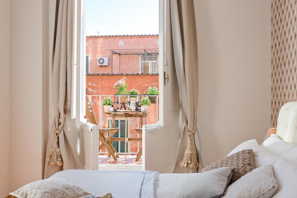 Townhouse By The Spanish Steps Рим Номер фото